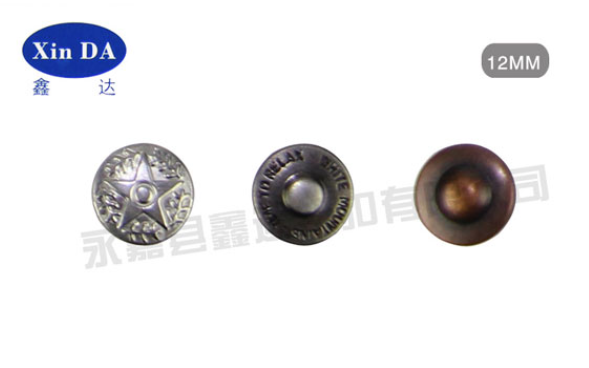 帽釘的搭配與時代的變遷